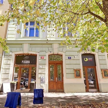 Apartamento Velky 3-Loznicovy Byt Praha 8 Karlin Exterior foto